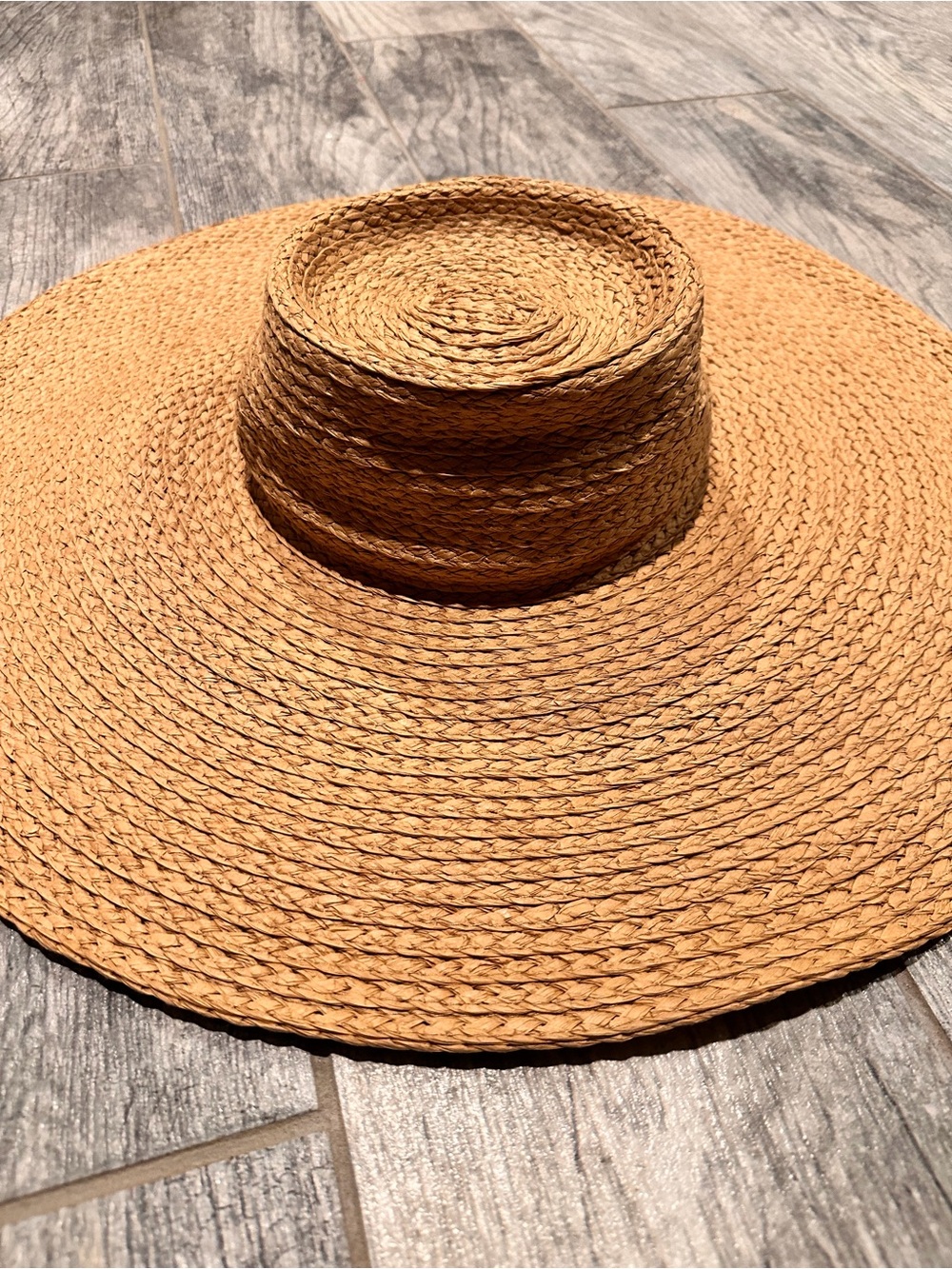 Aritzia Handwoven oversized Brim Straw Sun Hat - Tan